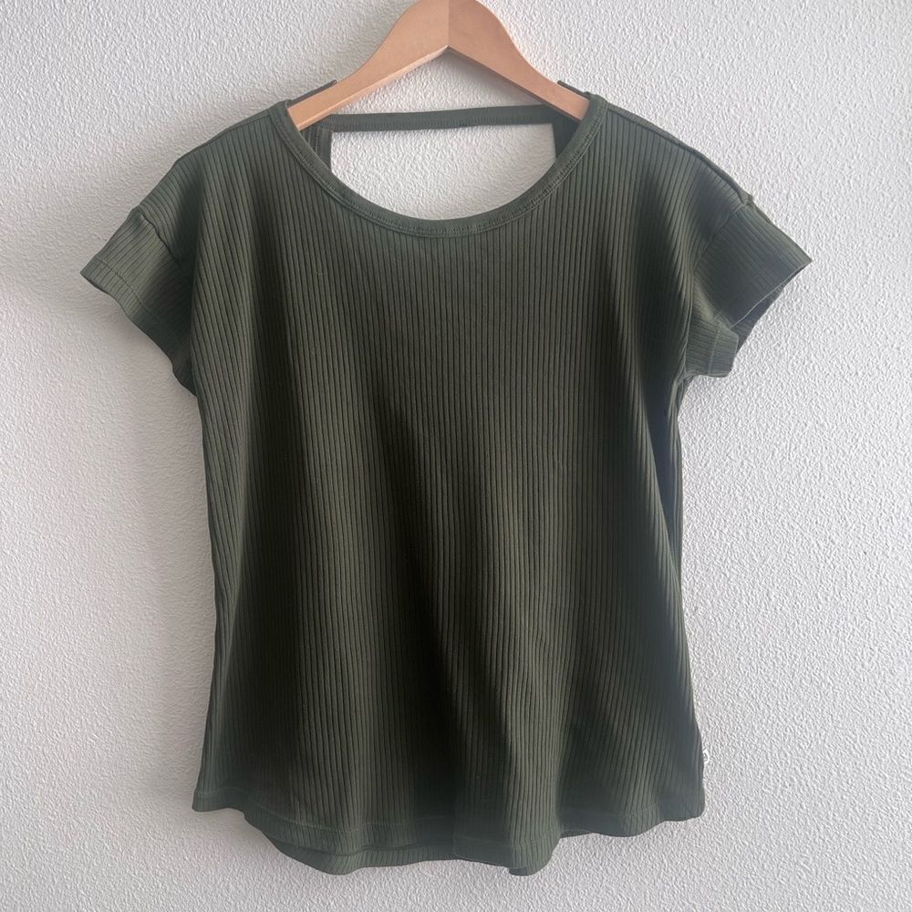 Mountain Hard Wear Ribbed Shirt Size M